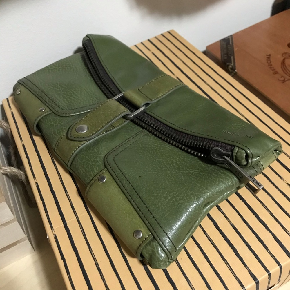 Matt&Nat vegan leather clutch